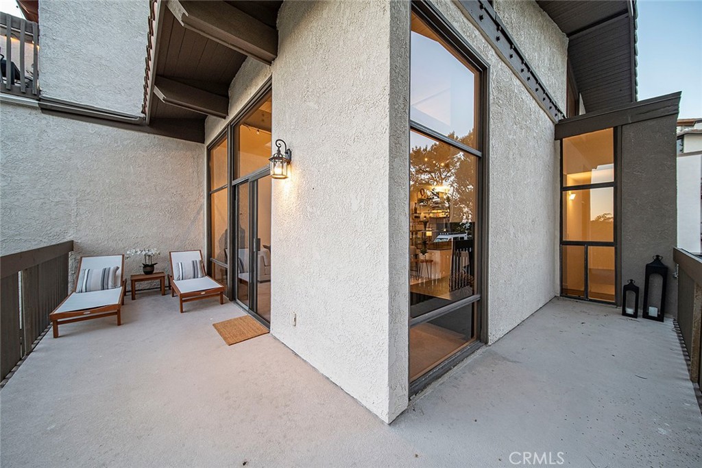 5226 Marina Pacifica Drive S 18