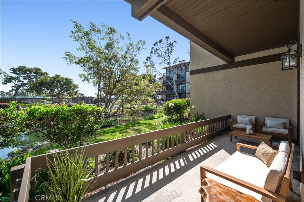 5226 Marina Pacifica Drive S 18