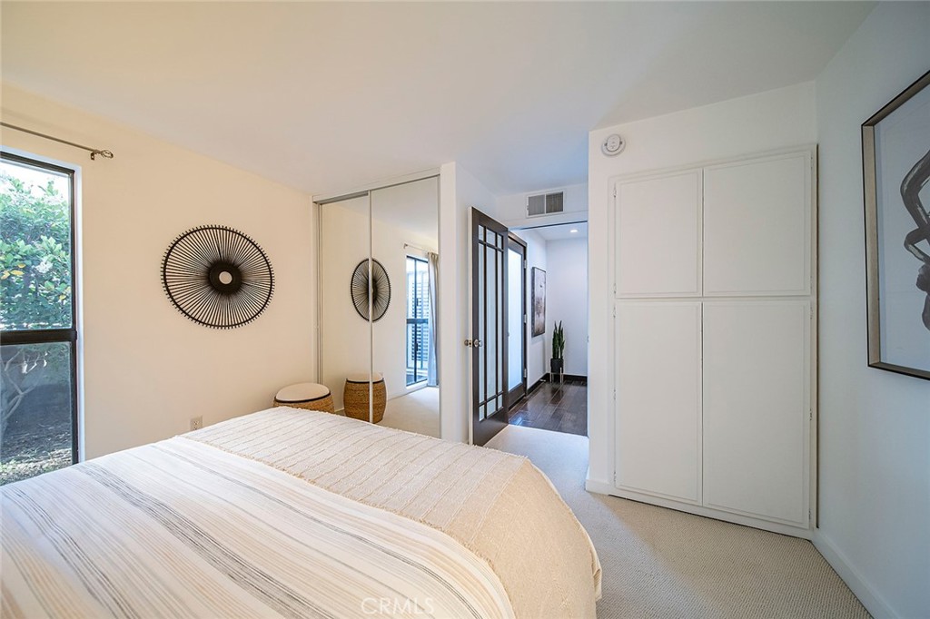 5226 Marina Pacifica Drive S 18