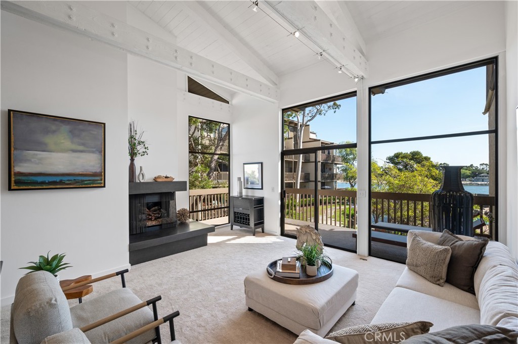 5226 Marina Pacifica Drive S 18