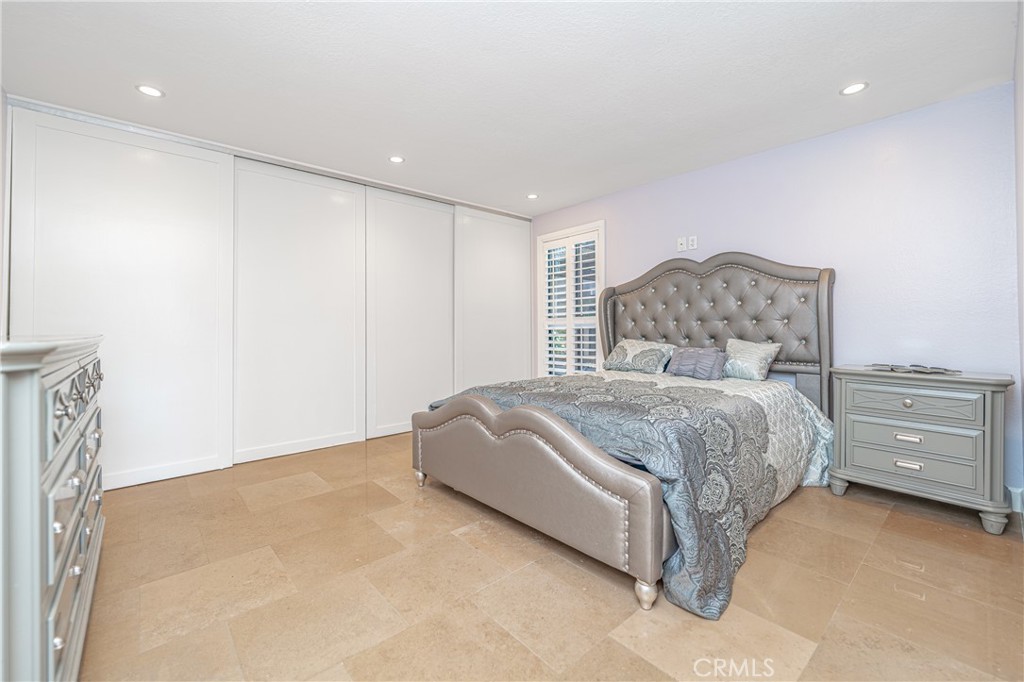 7138 Marina Pacifica Drive S