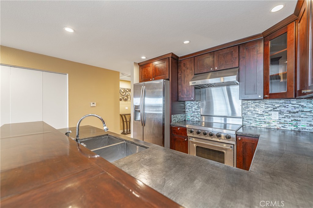 7138 Marina Pacifica Drive S