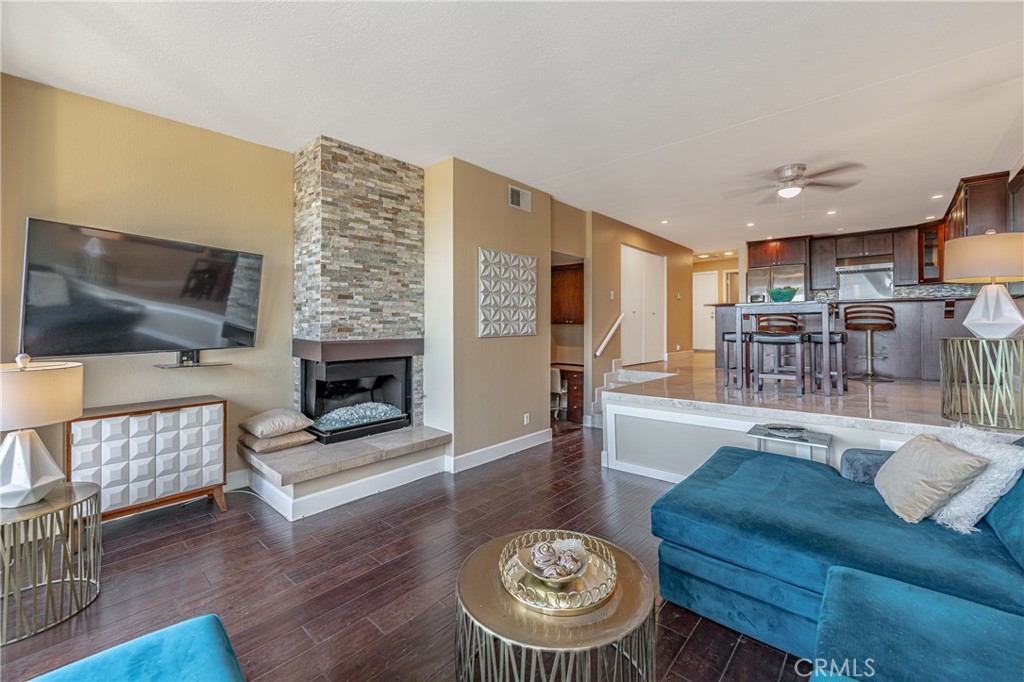 7138 Marina Pacifica Drive S