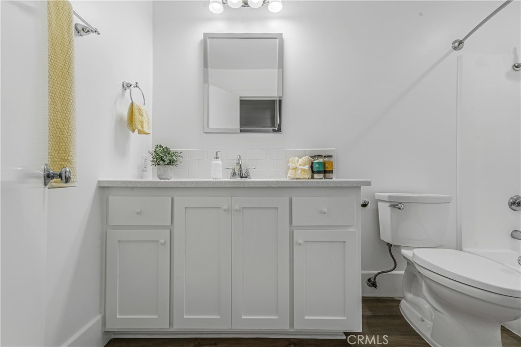 5959 E Naples Plaza Dr Unit #105