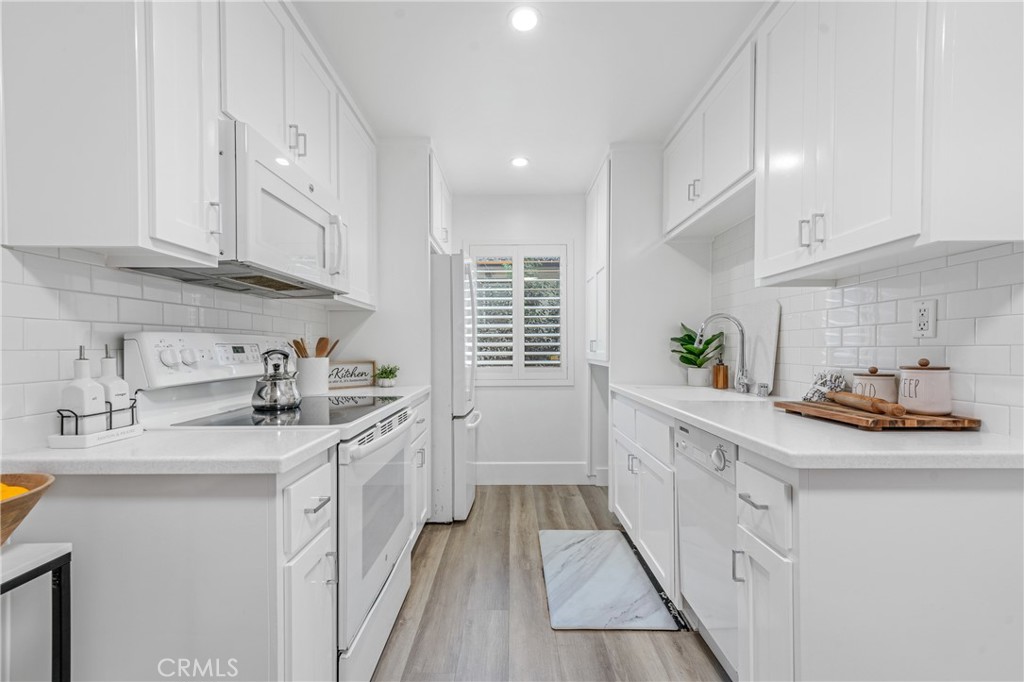 5959 E Naples Plaza Dr Unit #105