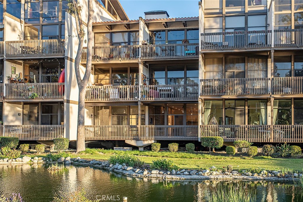 7109 Marina Pacifica Drive S