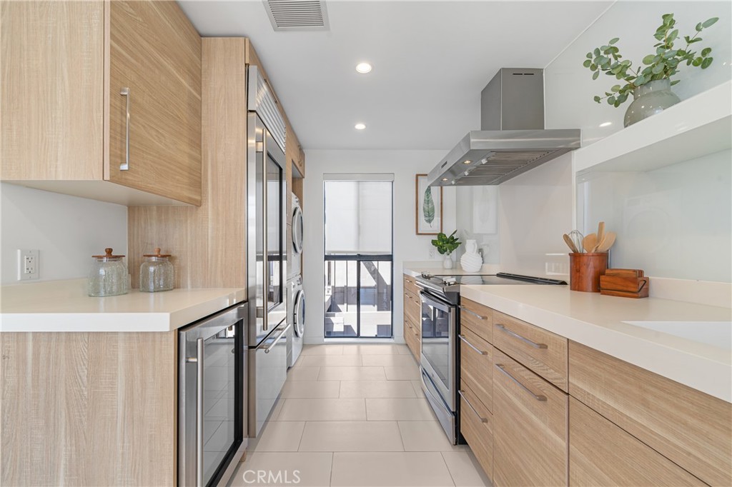 7324 Marina Pacifica Drive N