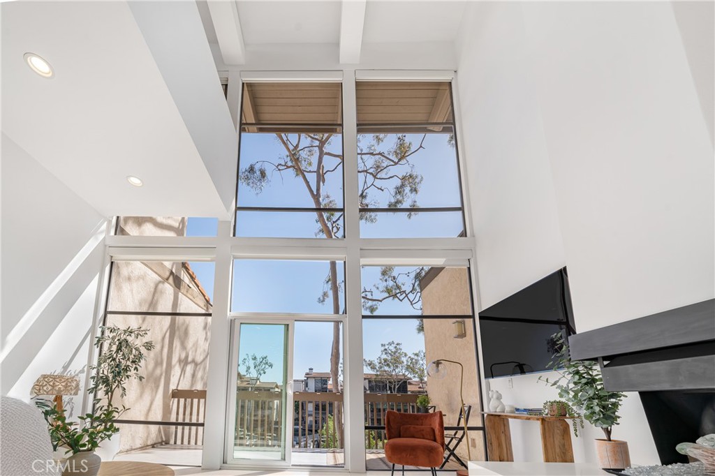 7324 Marina Pacifica Drive N