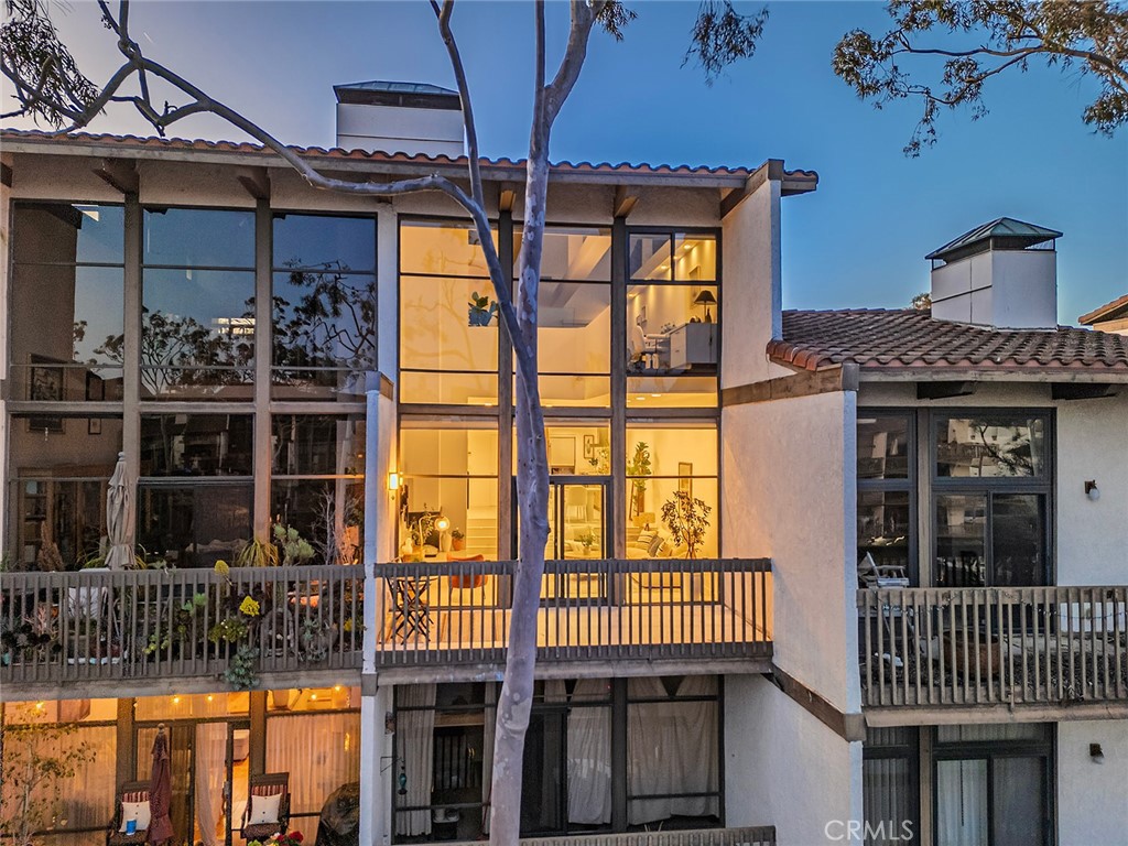 7324 Marina Pacifica Drive N