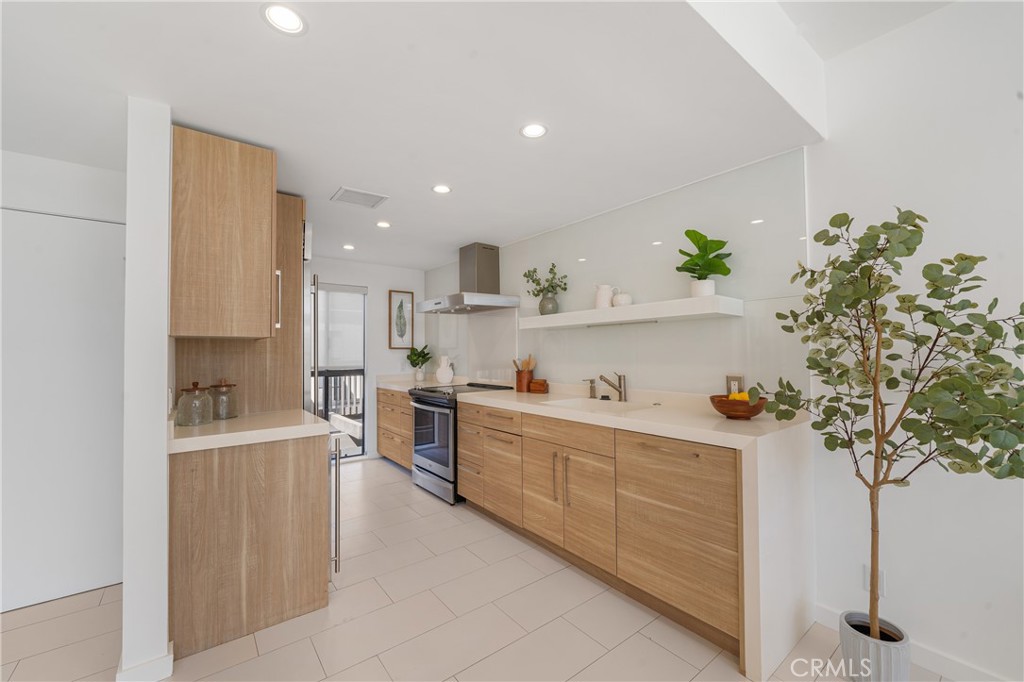 7324 Marina Pacifica Drive N