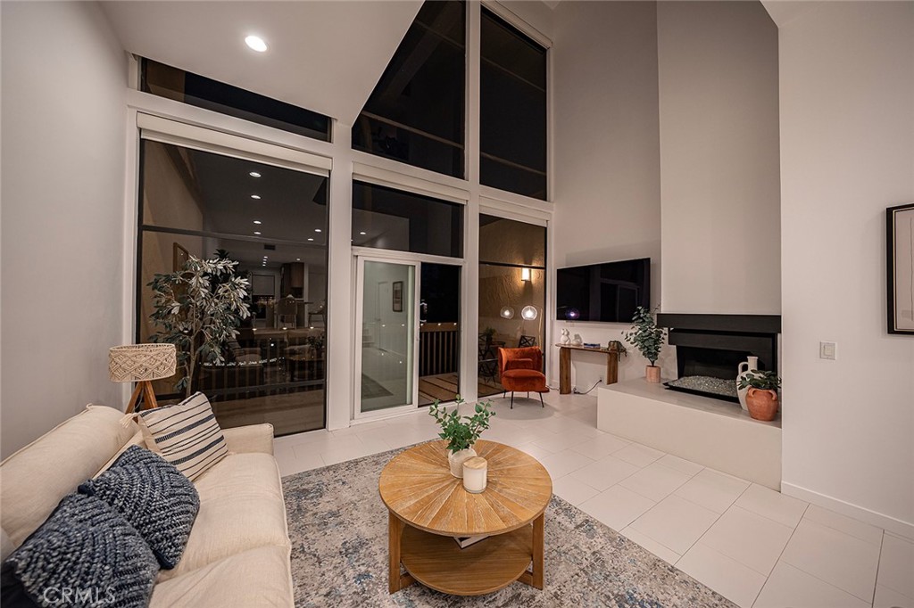 7324 Marina Pacifica Drive N