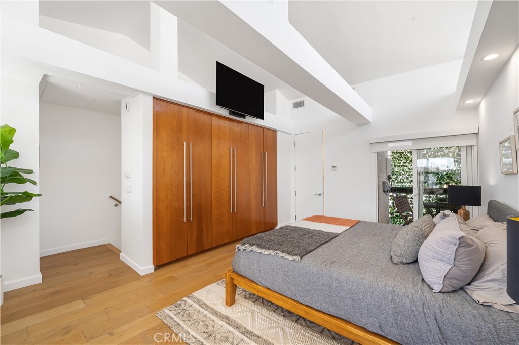 7324 Marina Pacifica Drive N