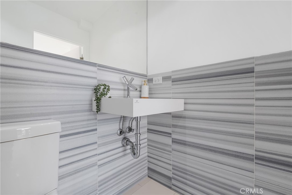 7324 Marina Pacifica Drive N