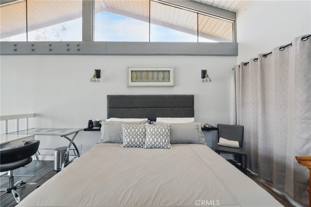 5313 Marina Pacifica Drive S