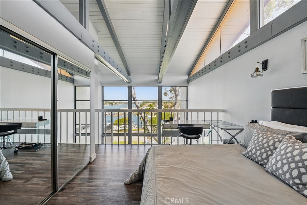 5313 Marina Pacifica Drive S