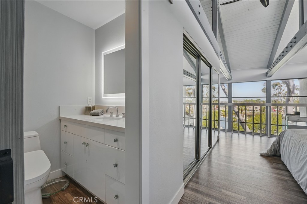 5313 Marina Pacifica Drive S