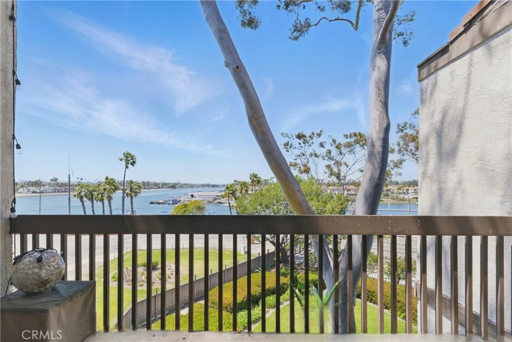 5313 Marina Pacifica Drive S