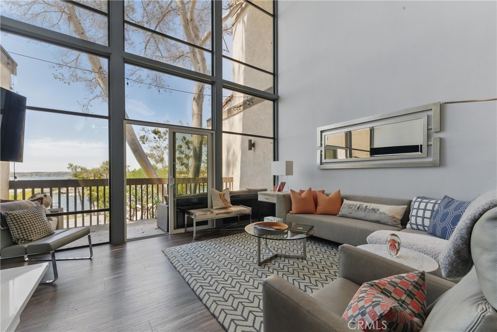 5313 Marina Pacifica Drive S