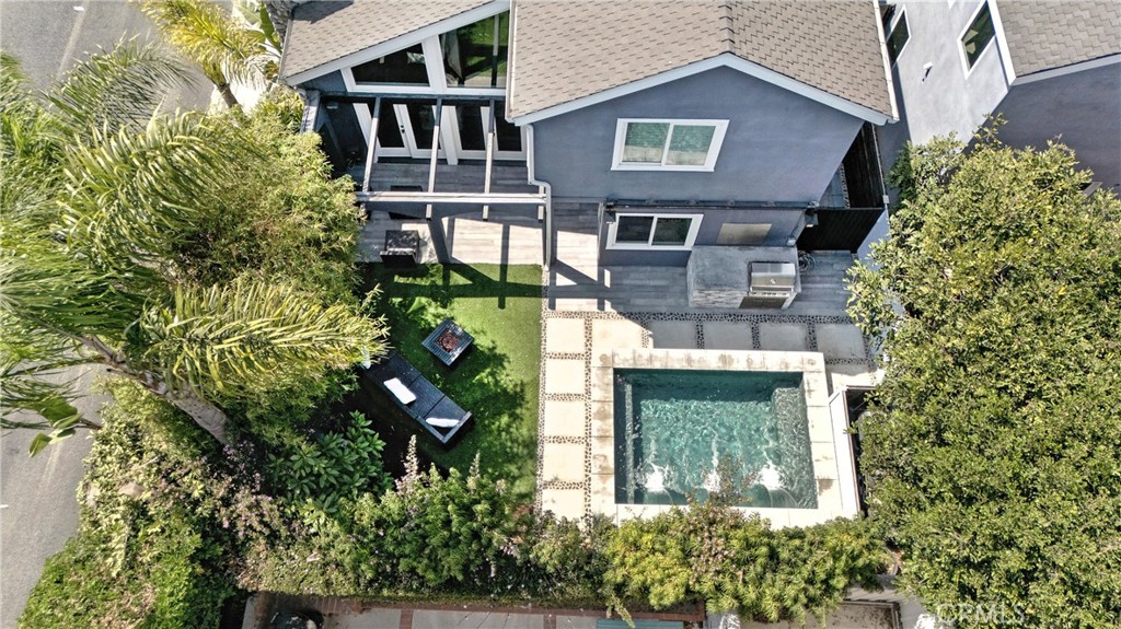 370 Bayside Drive N