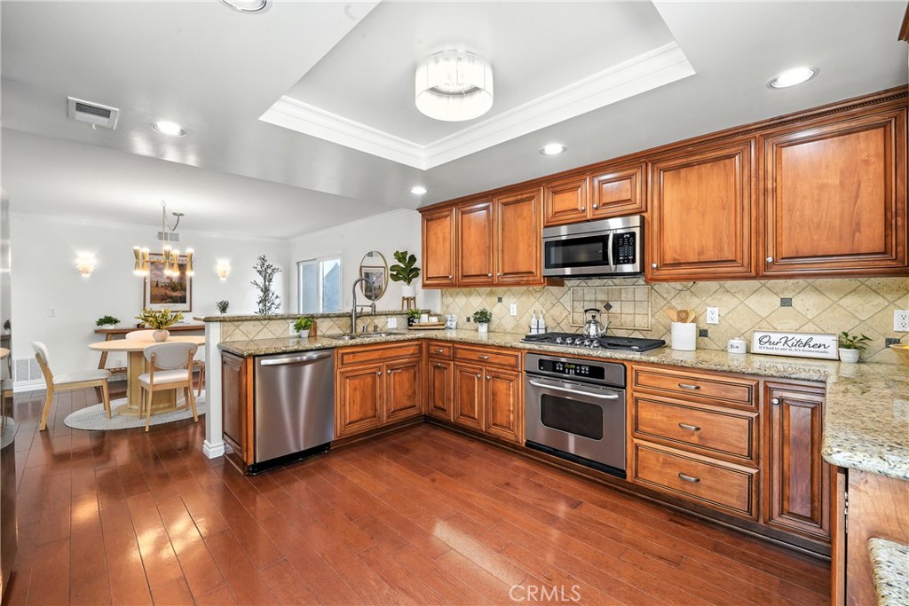 370 Bayside Drive N
