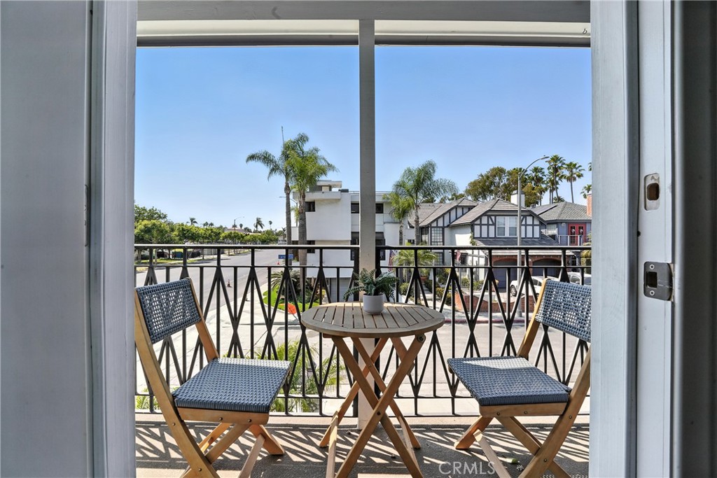370 Bayside Drive N