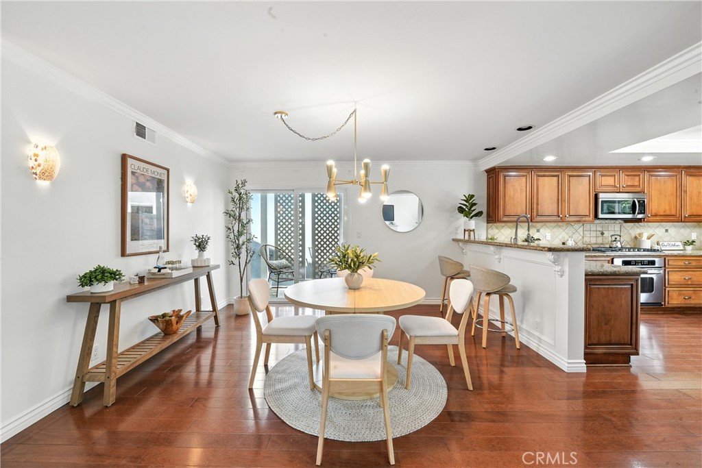370 Bayside Drive N