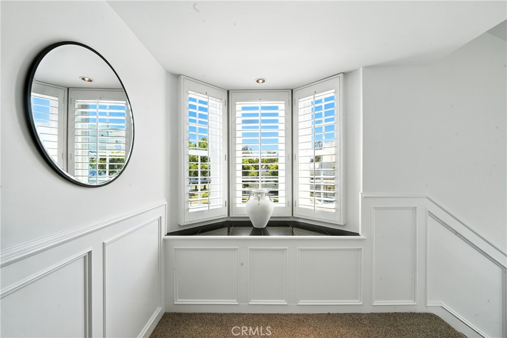 370 Bayside Drive N