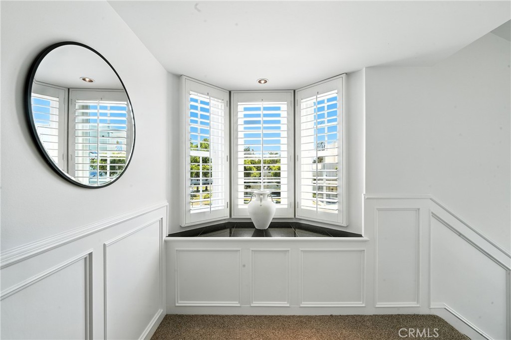 370 Bayside Drive N