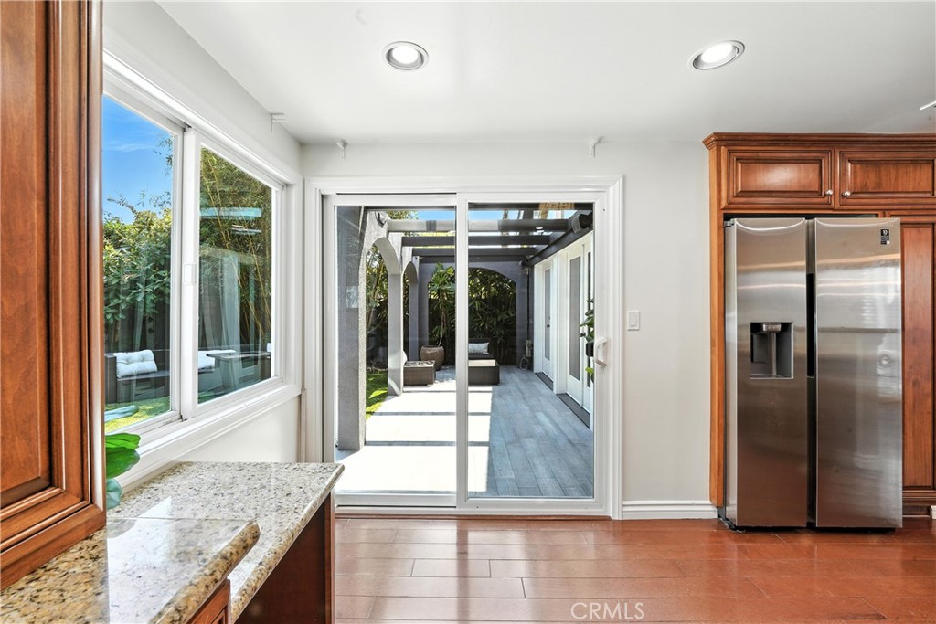 370 Bayside Drive N