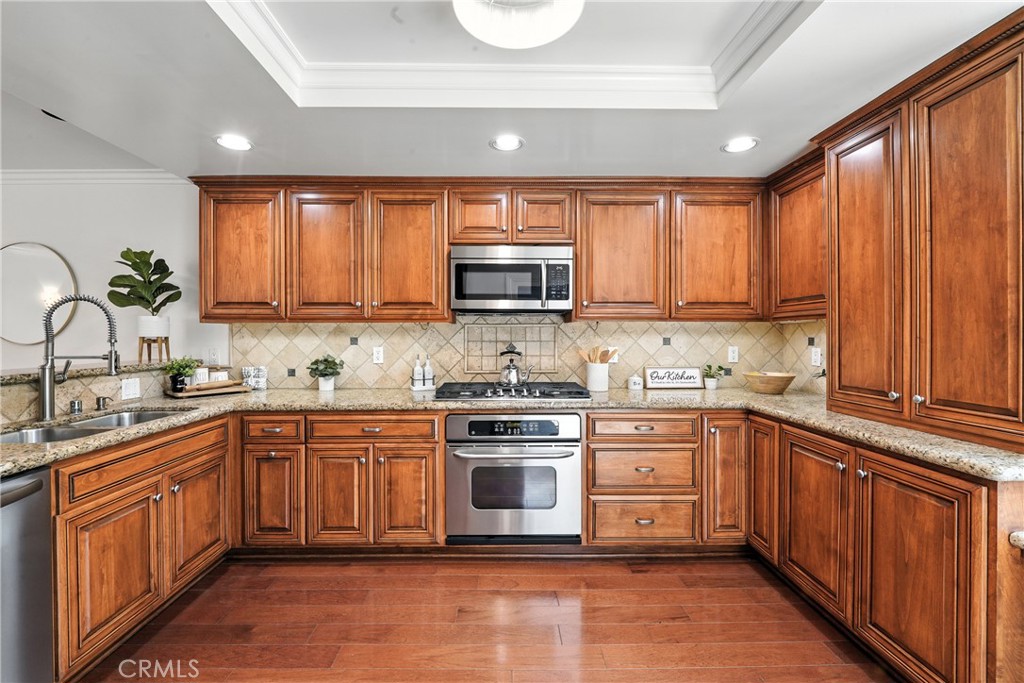 370 Bayside Drive N
