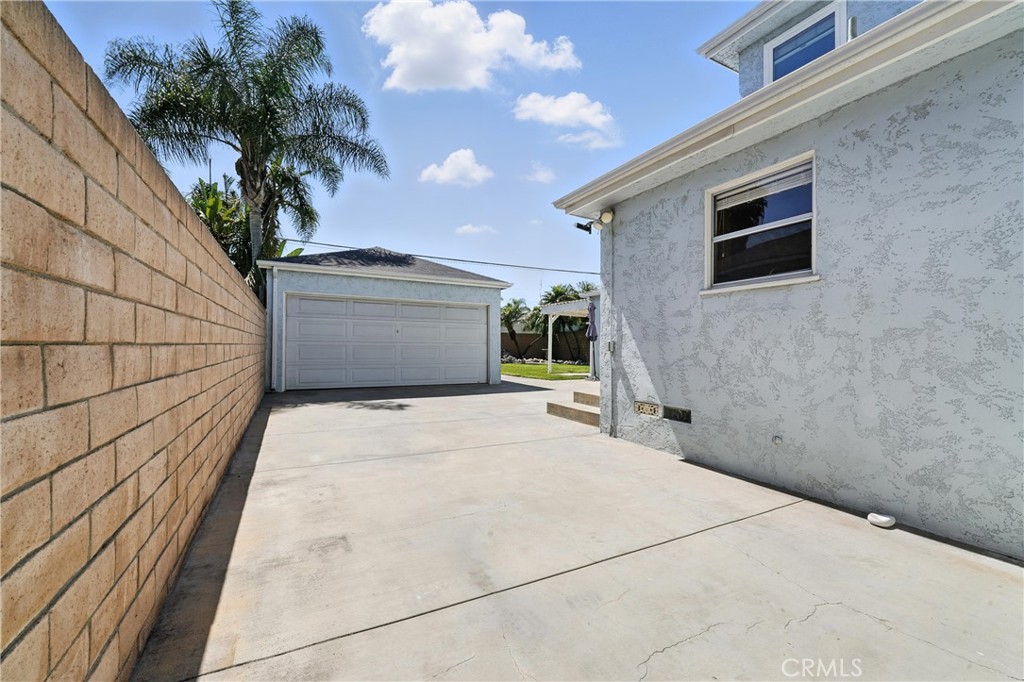 2275 Ximeno Avenue