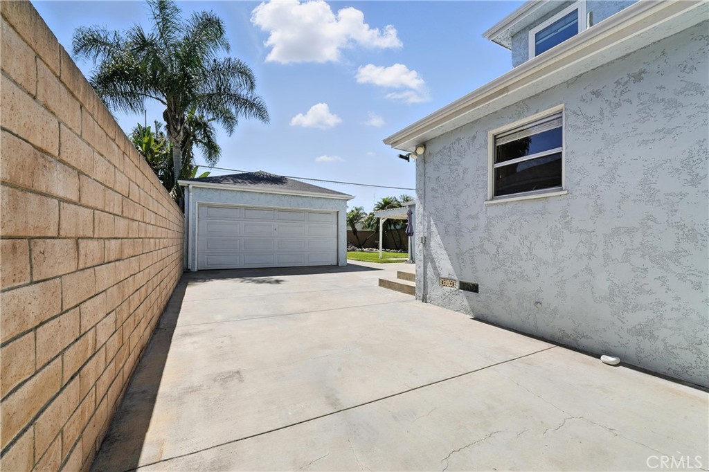 2275 Ximeno Avenue