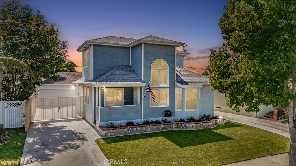2275 Ximeno Avenue