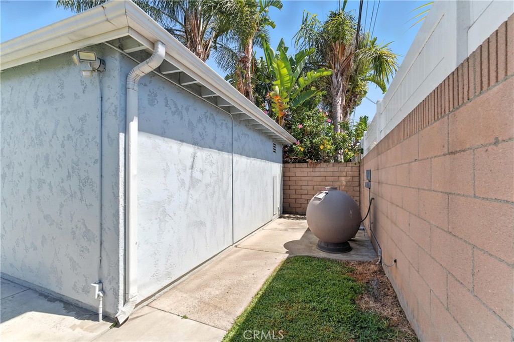 2275 Ximeno Avenue