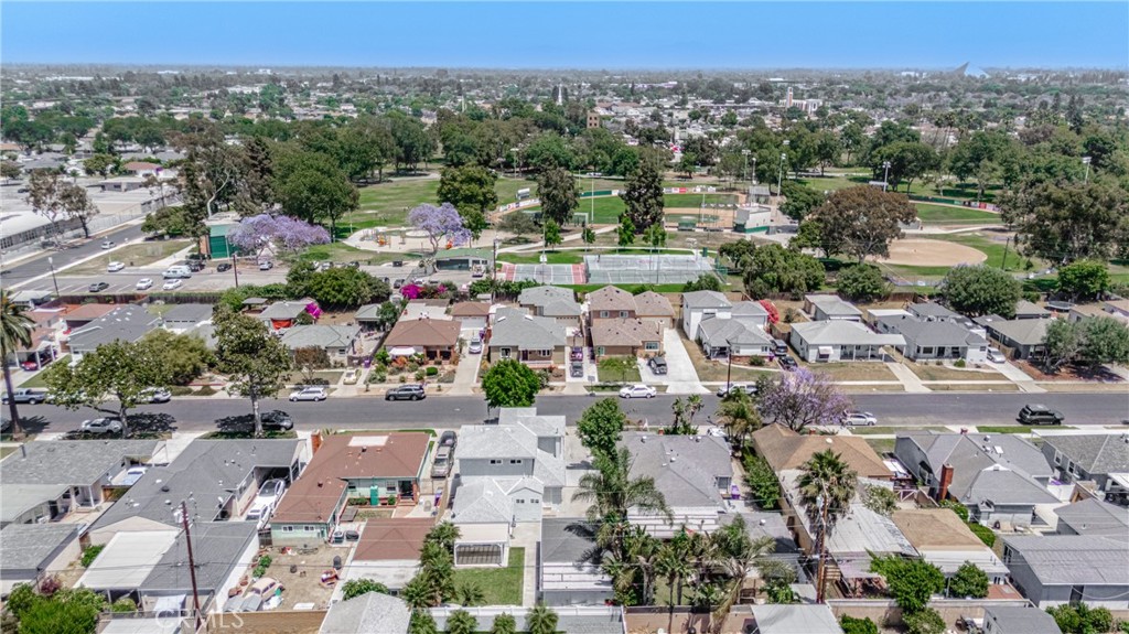 2275 Ximeno Avenue