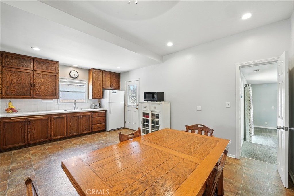 2275 Ximeno Avenue