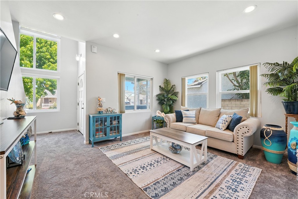 2275 Ximeno Avenue