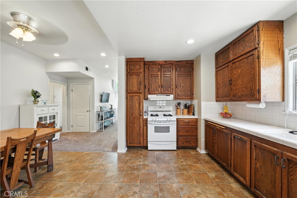 2275 Ximeno Avenue