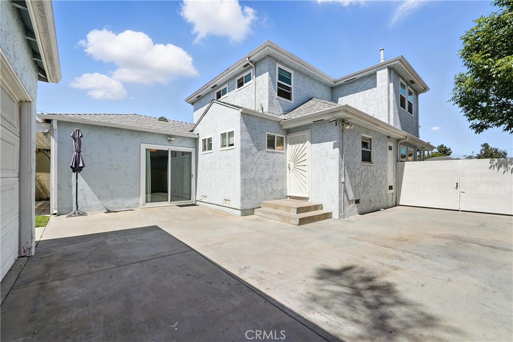 2275 Ximeno Avenue