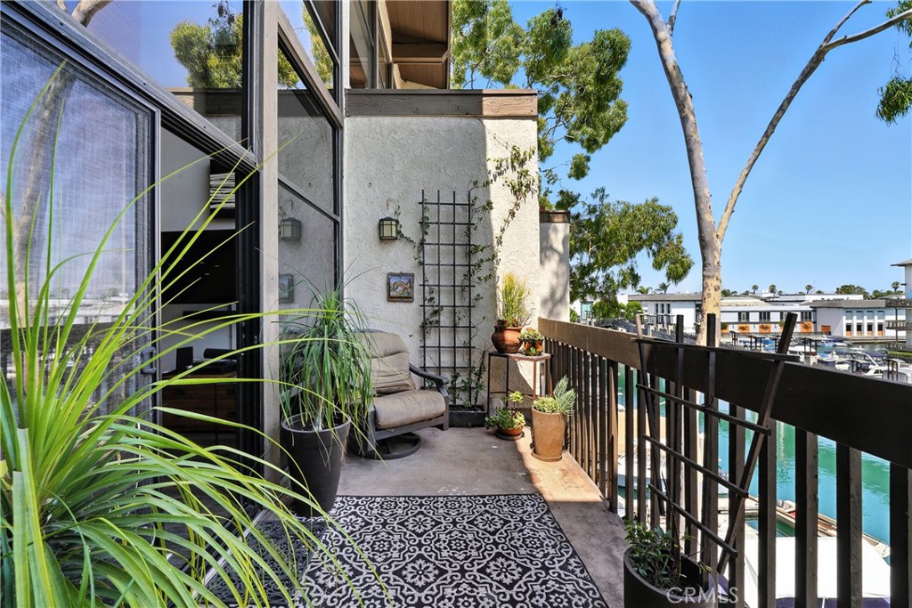 7322 Marina Pacifica Drive N