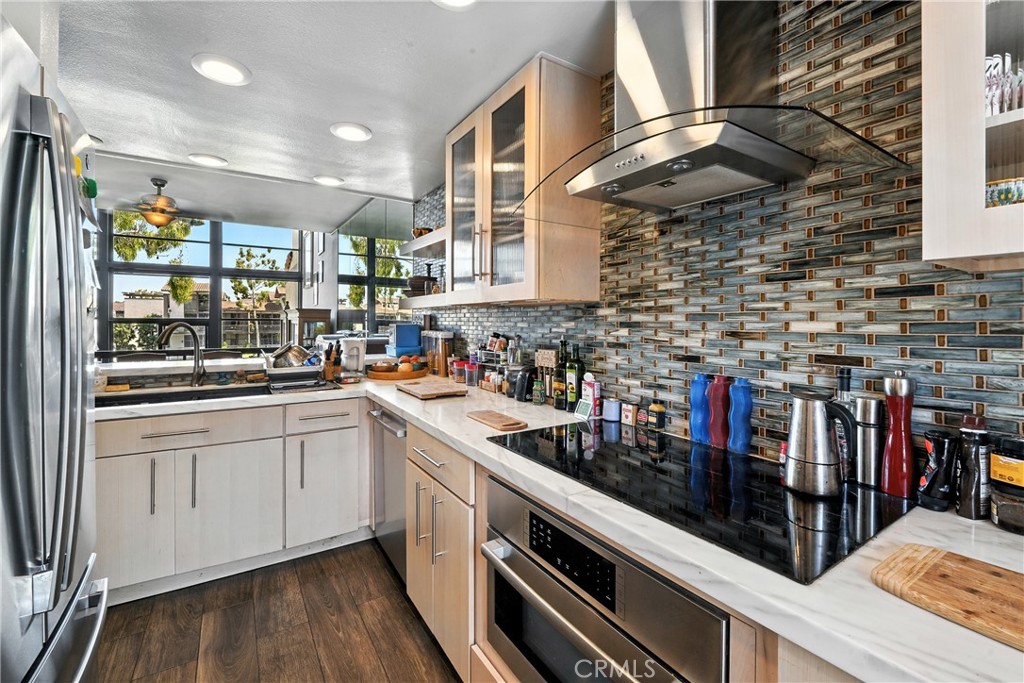 7322 Marina Pacifica Drive N