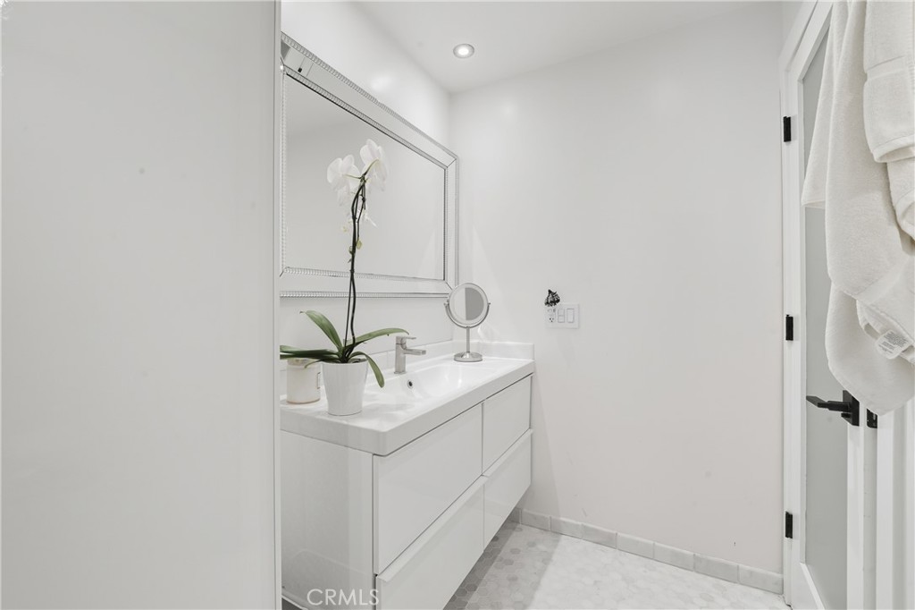 6209 Marina Pacifica N