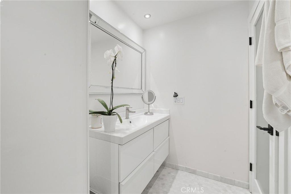 6209 Marina Pacifica N