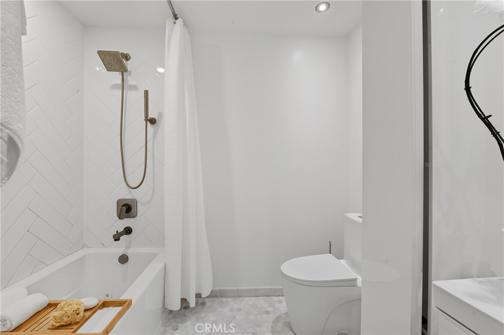 6209 Marina Pacifica N