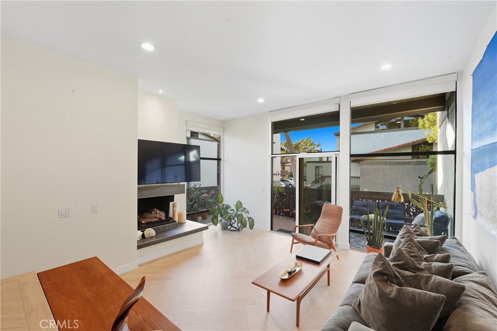 6209 Marina Pacifica N