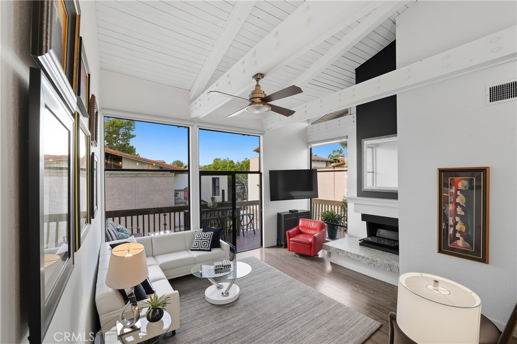 7327 Marina Pacifica S