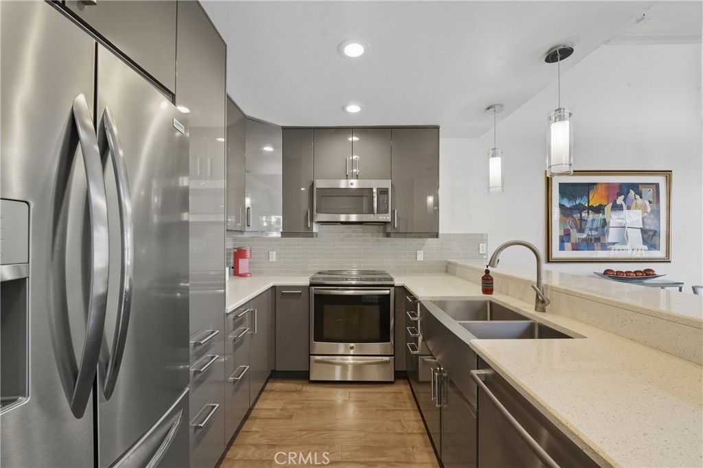 7327 Marina Pacifica S