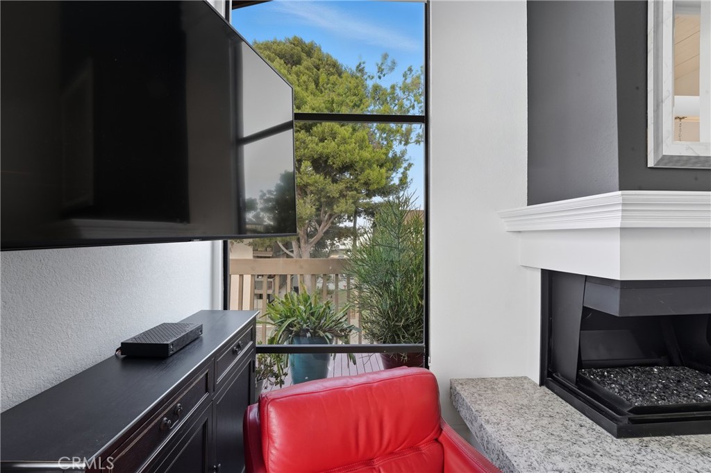 7327 Marina Pacifica S