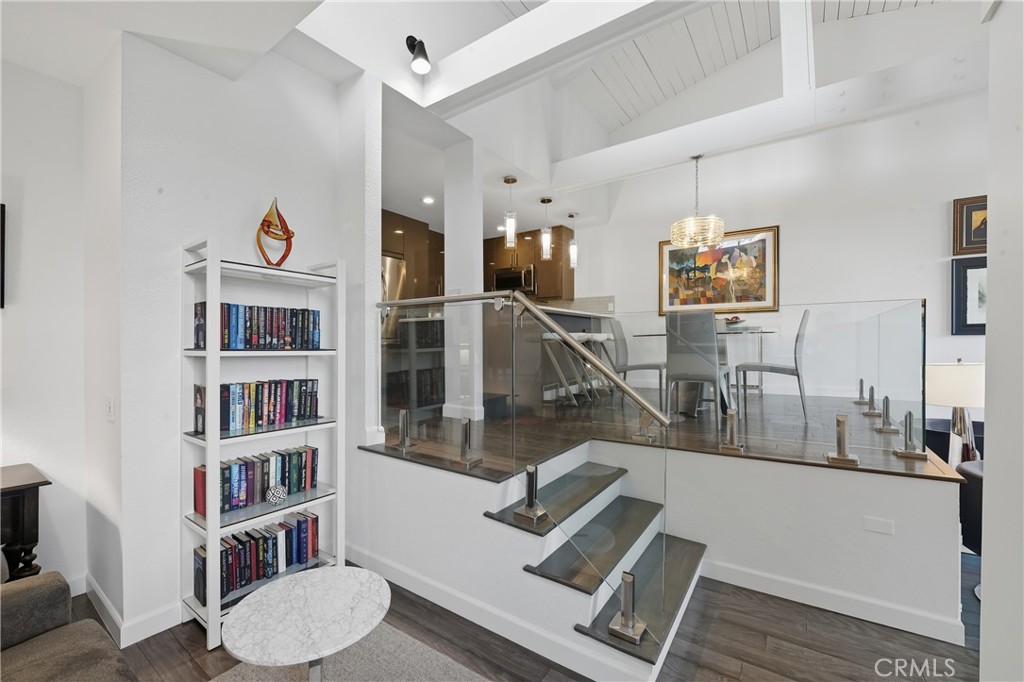 7327 Marina Pacifica S