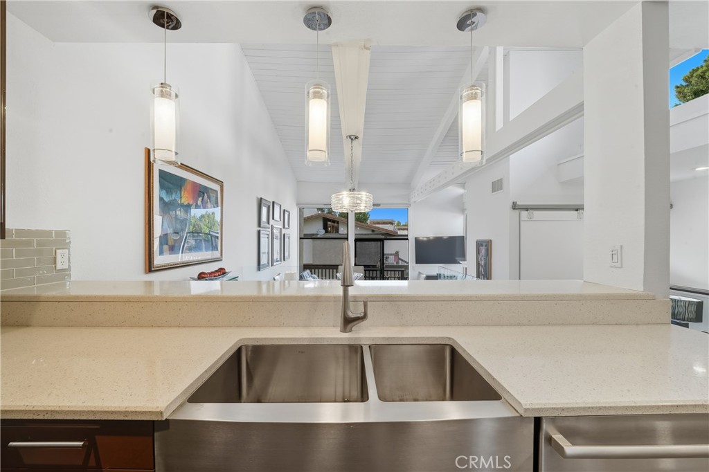 7327 Marina Pacifica S